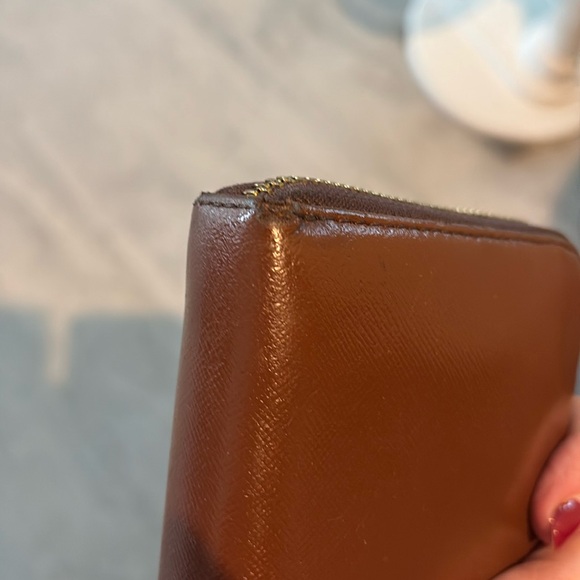 Tory Burch   Long wallet  zippy wallet leather  brown / gold tone good condition - Picture 10 of 16